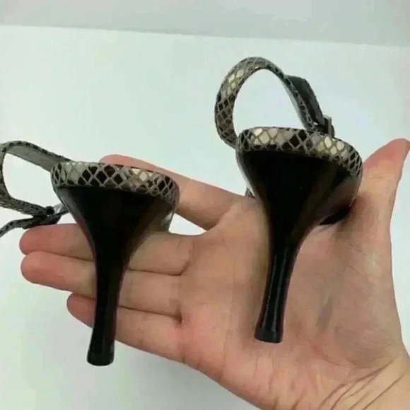 New Calvin Klein heels size 6.5 Deema gray suede - Picture 7 of 12